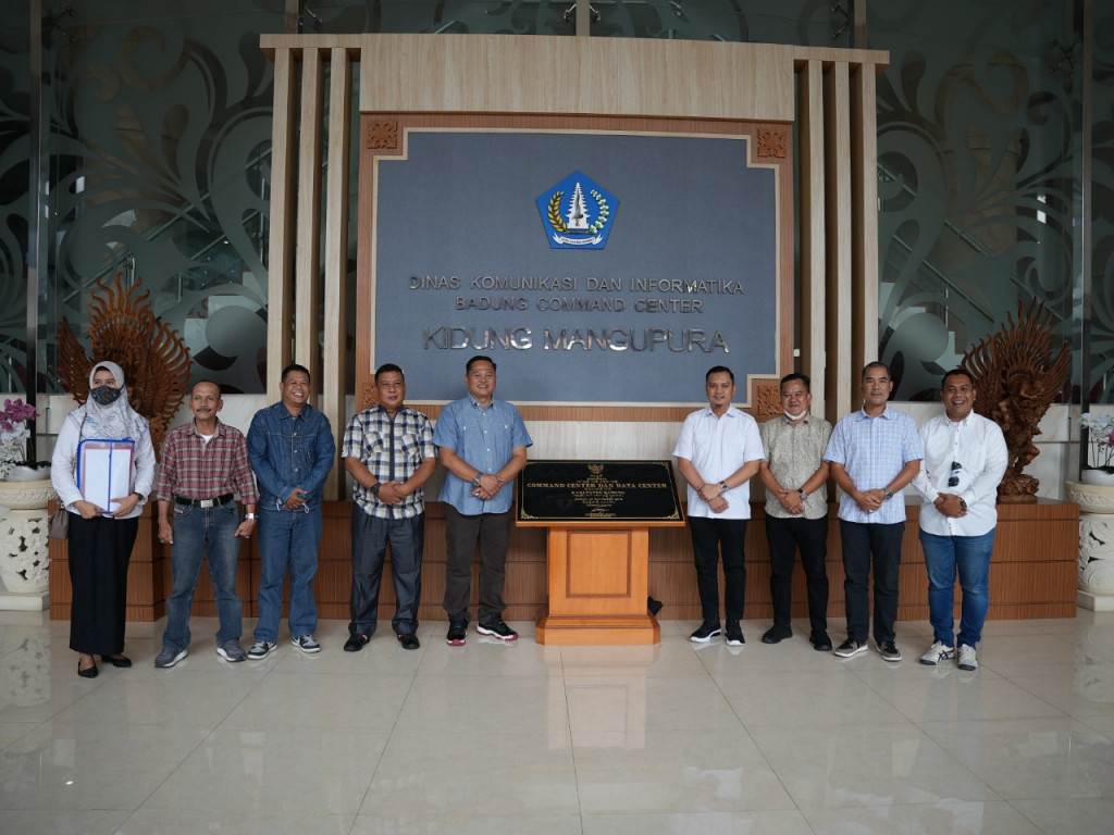 Badung - Dinas Komunikasi dan Informatika Provinsi Badung menerima kunjungan kerja dari Dinas Komunikasi dan Informatika Kota Palembang
